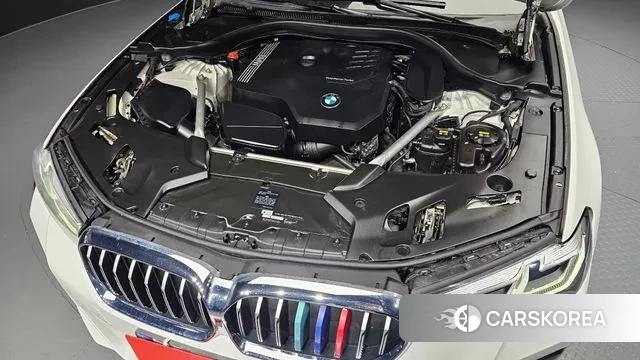 BMW 5 Series (G30) id 3615530 из Кореи 16