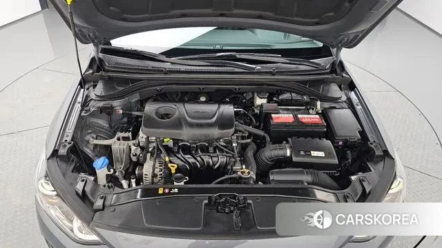 Hyundai Avante AD id 3698951 из Кореи 17