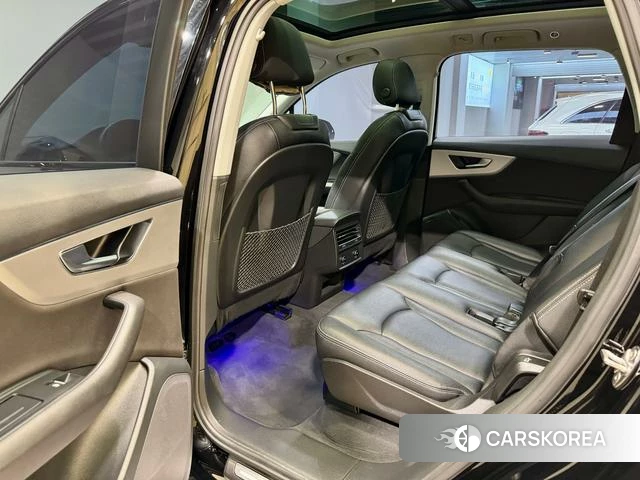 Audi Q7 id 3889881 из Китая 26