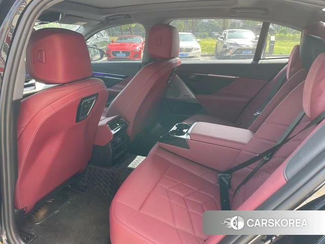 BMW 5 series 2025 Черный из Китая, фото 6