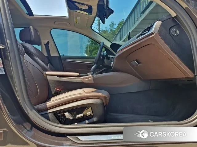 BMW 5 Series (G30) id 3024690 из Кореи 10