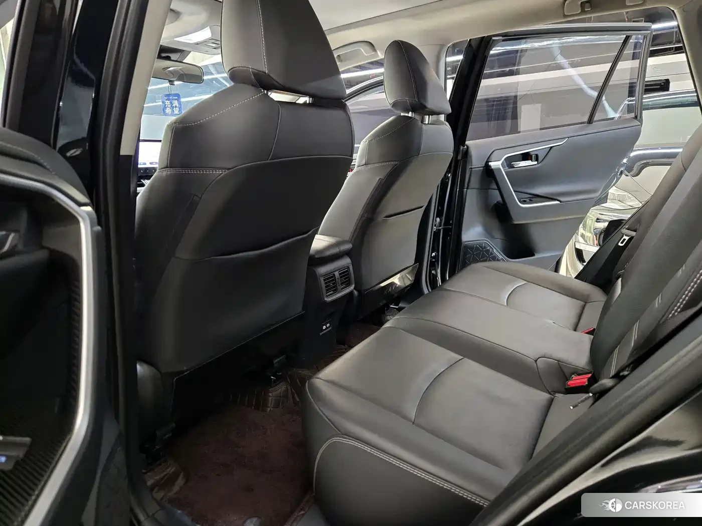 Toyota RAV4 2024 Черный из Китая, фото 6