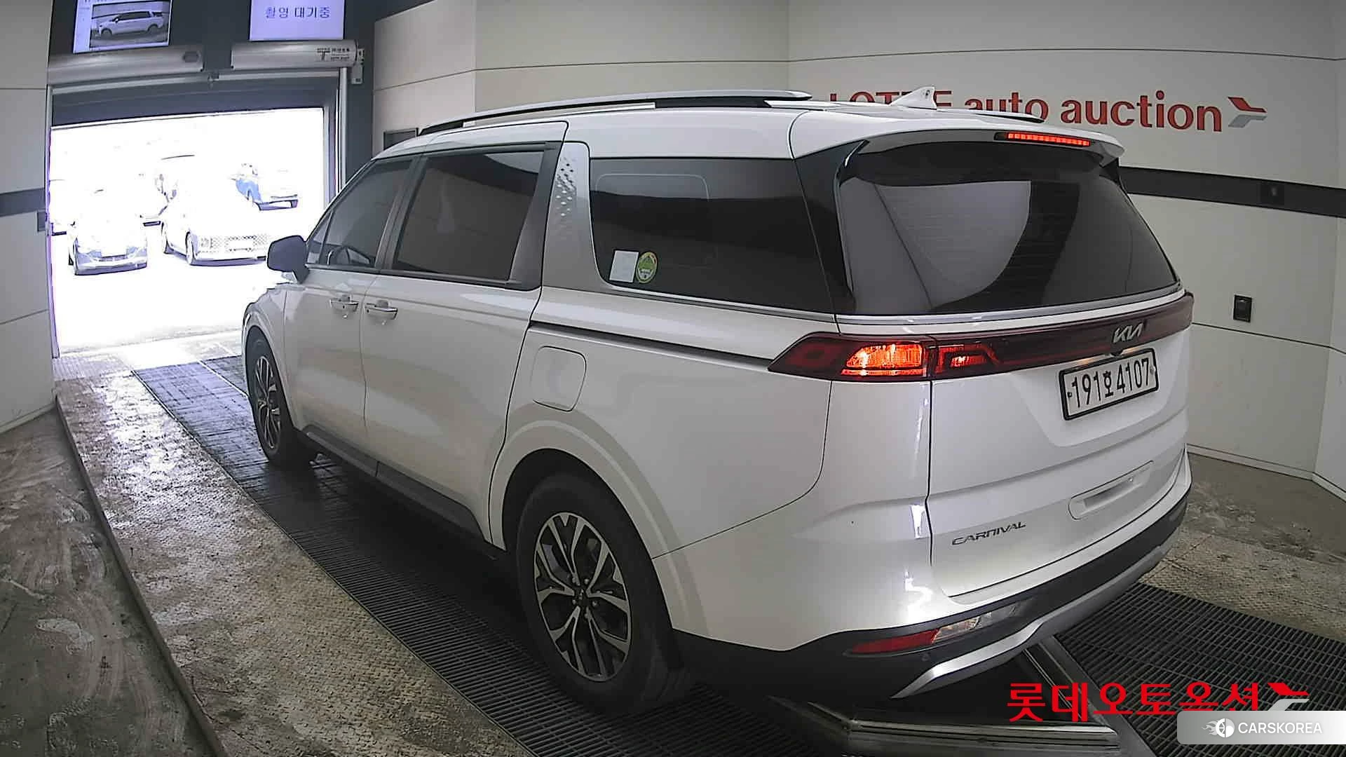 Kia Carnival id 3888419 из Кореи 33