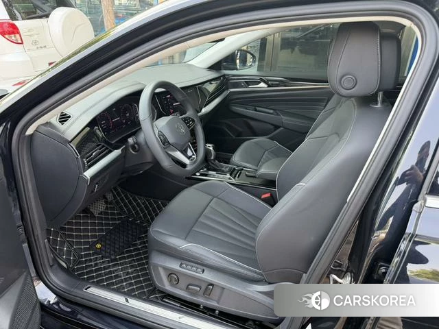 Volkswagen Passat 2024 Черный из Китая, фото 6