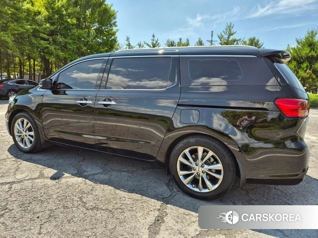 Kia The New Carnival id 4471334 из Кореи 16