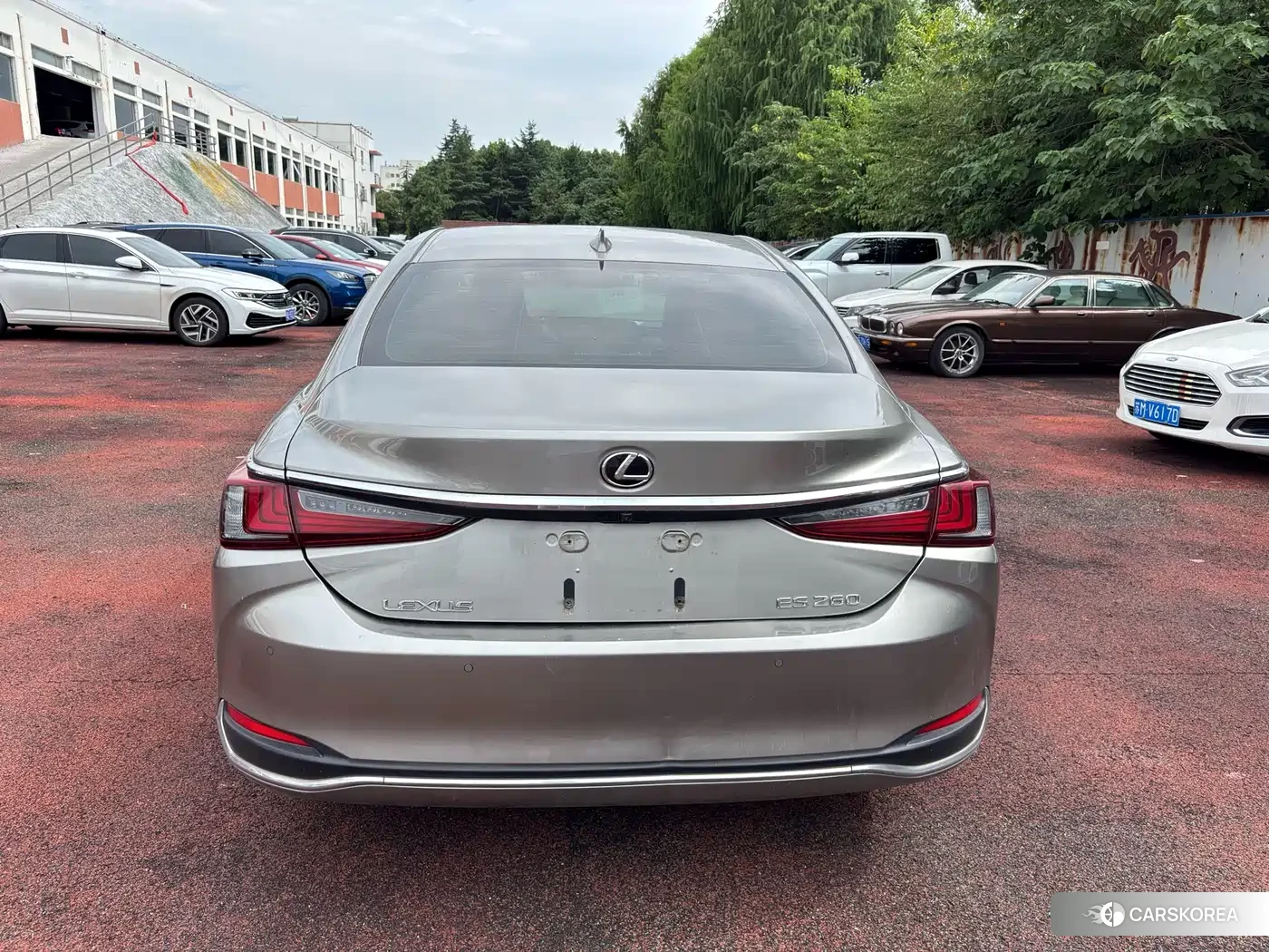 Lexus ES id 4628945 из Китая 8