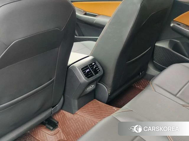 Volkswagen Bora 2024 Белый из Китая, фото 6