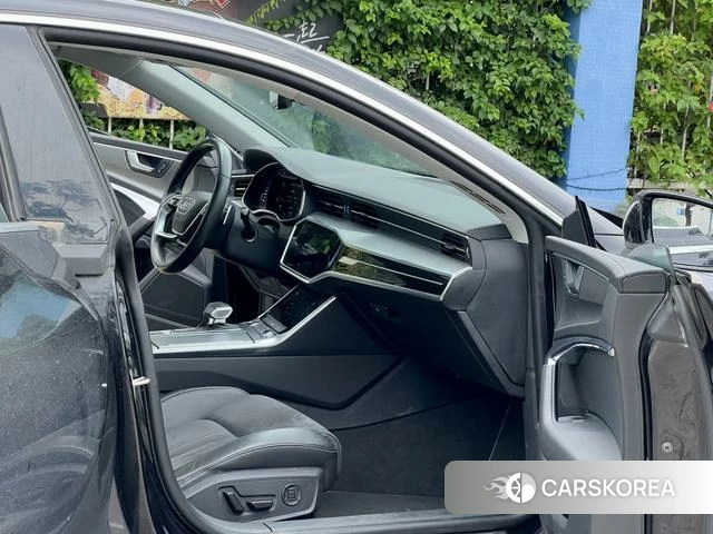 Audi A7L id 4365671 из Китая 15