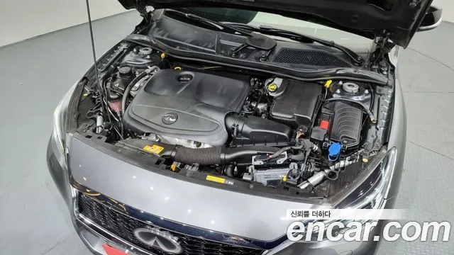 Infiniti Q30 id 2247070 из Кореи 16