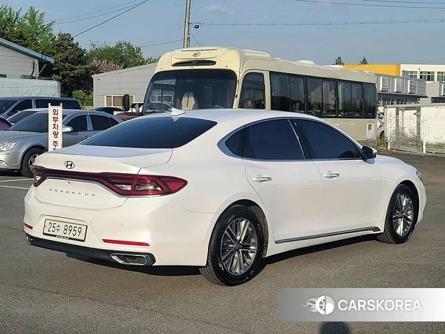 Hyundai Grandeur IG id 4225392 из Кореи 16