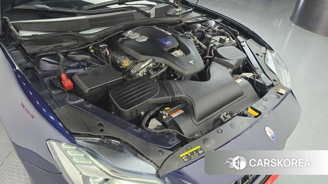 Maserati Quattroporte id 4662713 из Кореи 16