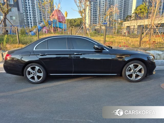 Mercedes-Benz E-Class W213 2018 Черный из Кореи, фото 6