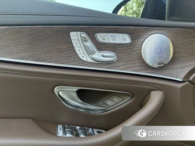 Mercedes-Benz E-class id 4334941 из Китая 13