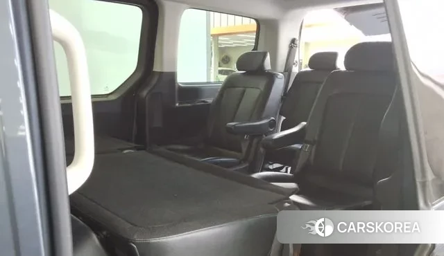 Hyundai Staria 2022 Серый из Кореи, фото 6