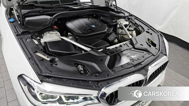 BMW 5 Series (G30) id 3813714 из Кореи 16