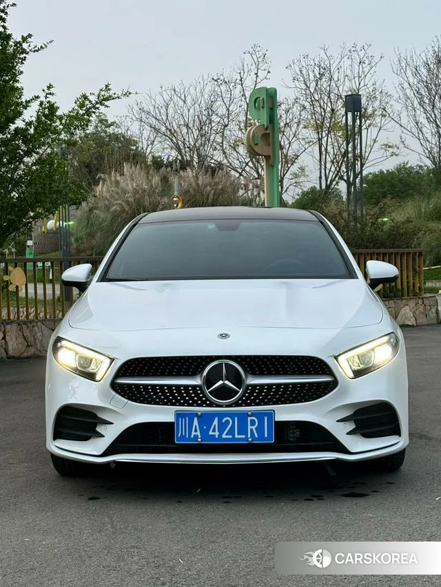 Mercedes-Benz Class A 2022 Белый из Китая, фото 6