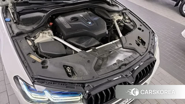 BMW 5 Series (G30) id 3330843 из Кореи 16