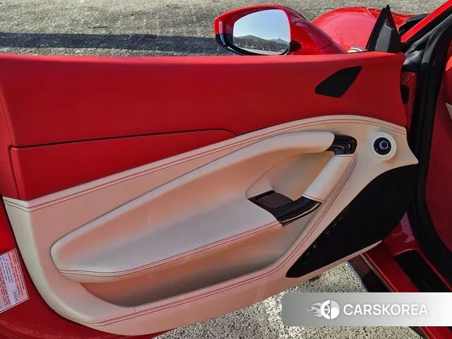 Ferrari F8 Spider id 3697507 из Кореи 16