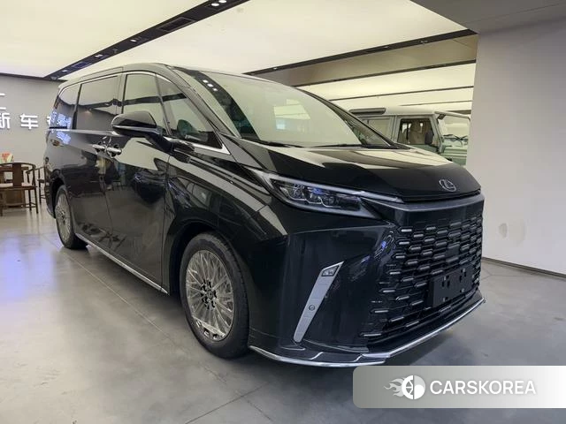 Lexus LM id 4314754 из Китая 9