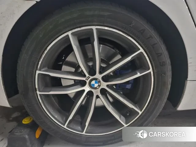 BMW 5 Series (G30) id 3499159 из Кореи 16