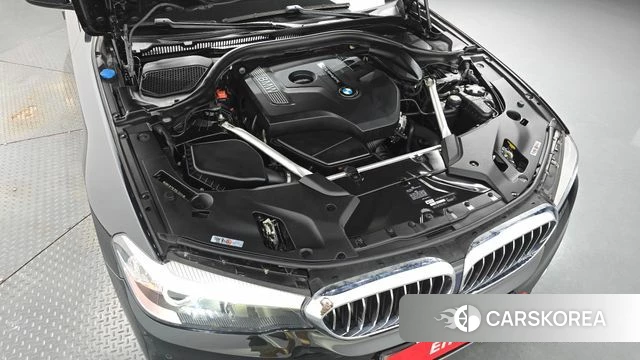 BMW 5 Series (G30) id 4459133 из Кореи 29