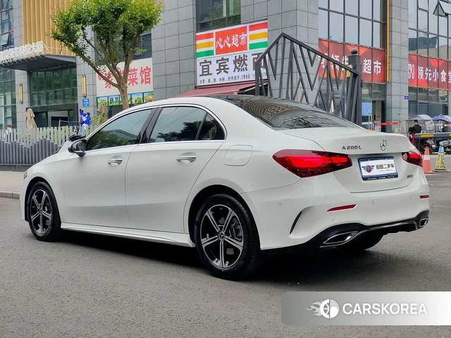 Mercedes-Benz Class A 2023 Белый из Китая, фото 6