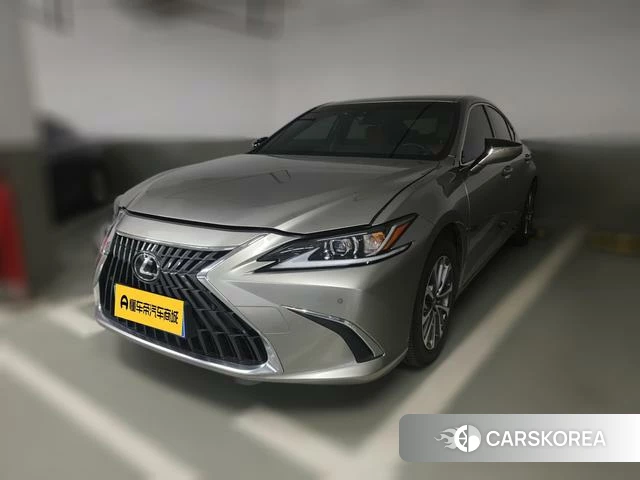 Lexus ES 2023 Серебристо-серый из Китая, фото 6