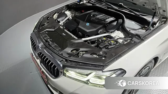 BMW 5 Series (G30) id 3043152 из Кореи 16