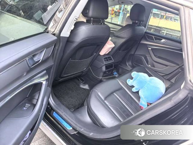 Audi A7 2023 Серебристо-серый из Китая, фото 6