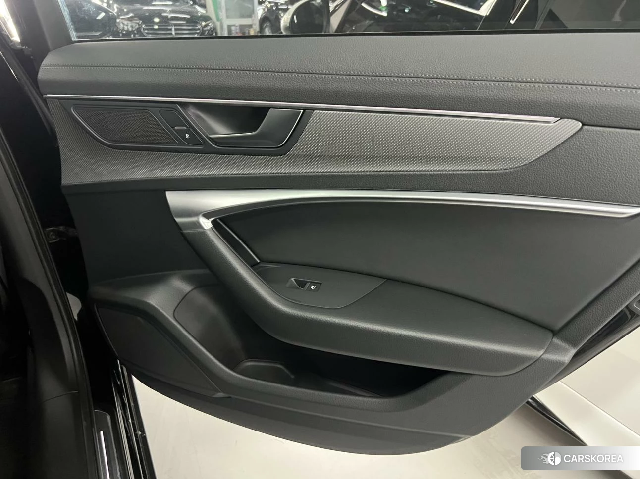 Audi A6L id 4441179 из Китая 15