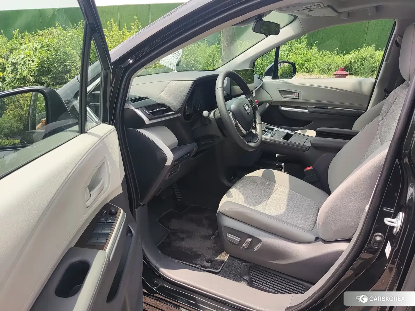 Toyota Sienna 2026 Черный из Китая, фото 6