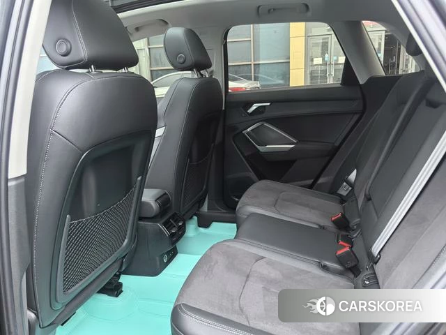 Audi Q3 2023 Темно-серый из Китая, фото 6