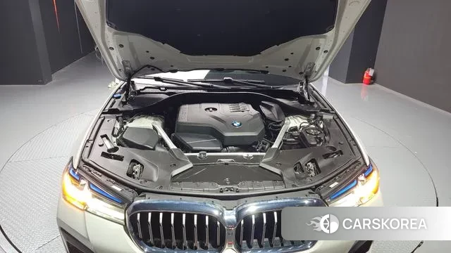 BMW 5 Series (G30) id 3058237 из Кореи 16