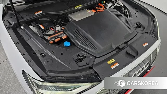 Audi e-Tron id 3060058 из Кореи 16