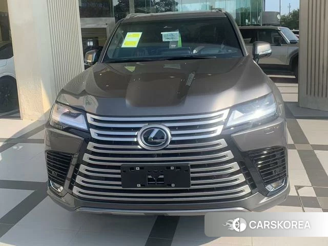 Lexus LX 2025 Темно-серый из Китая, фото 6