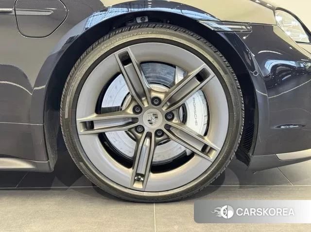 Porsche Taycan id 3739340 из Кореи 16