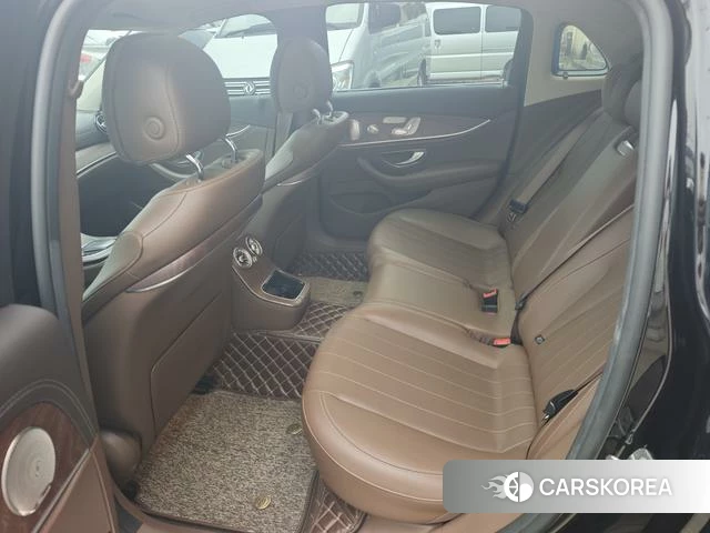 Mercedes-Benz E-class 2022 Черный из Китая, фото 6