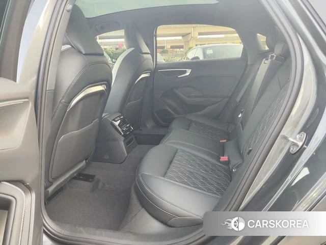 Audi A5L id 4335110 из Китая 13