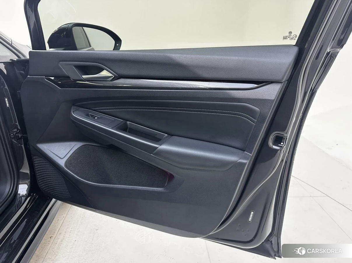 Volkswagen Golf id 4504673 из Китая 26