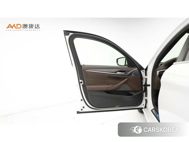 BMW 5 series 2021 Белый из Китая, фото 6