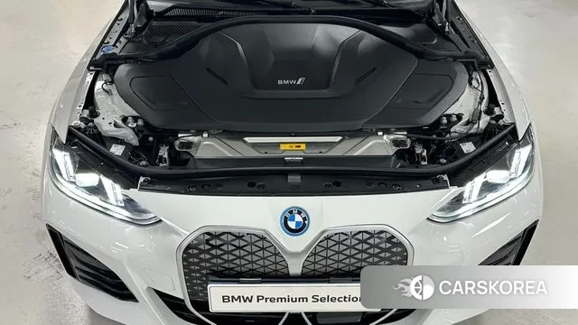 BMW i4 id 3750929 из Кореи 16