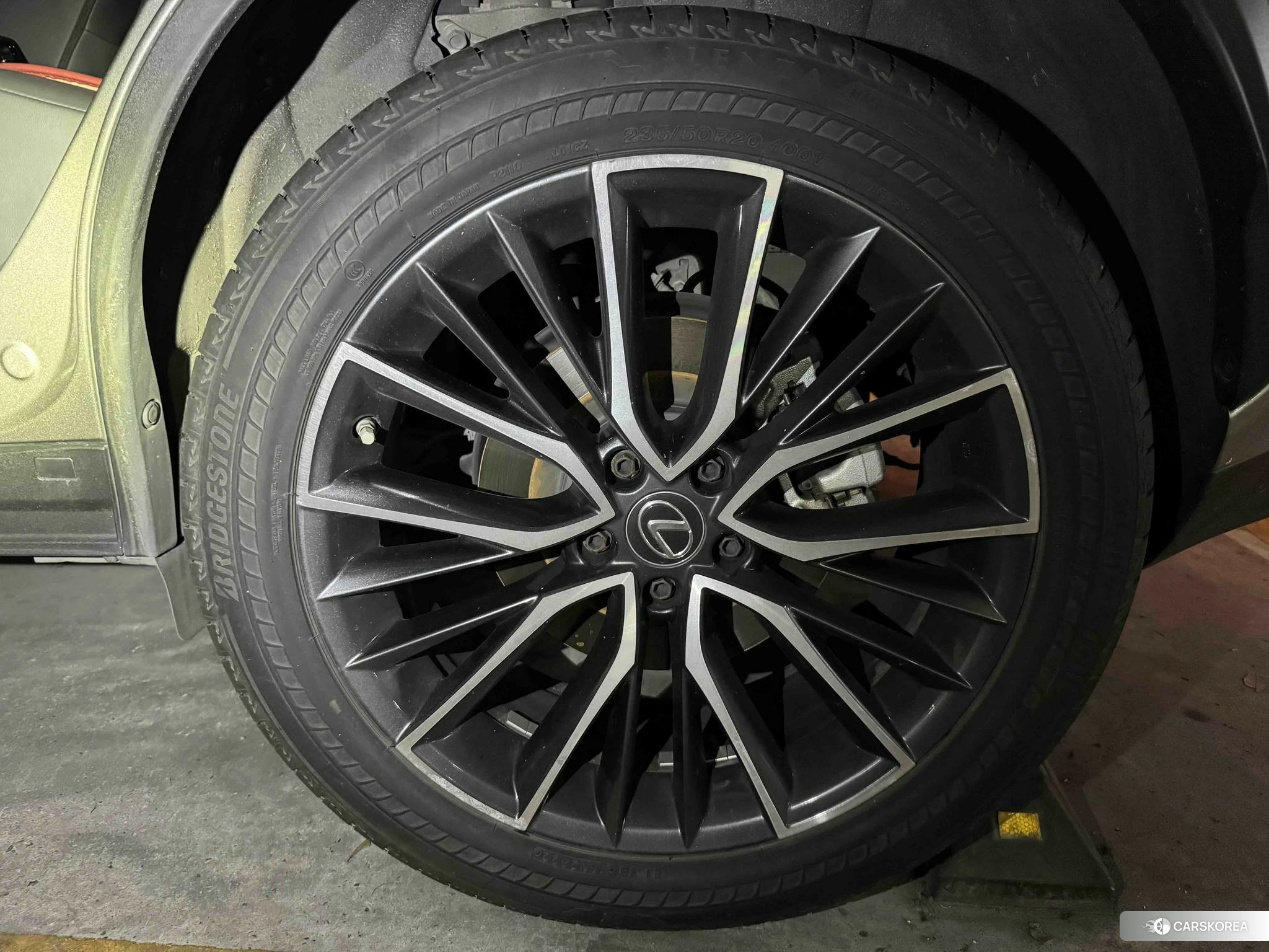 Lexus NX id 4510987 из Китая 18
