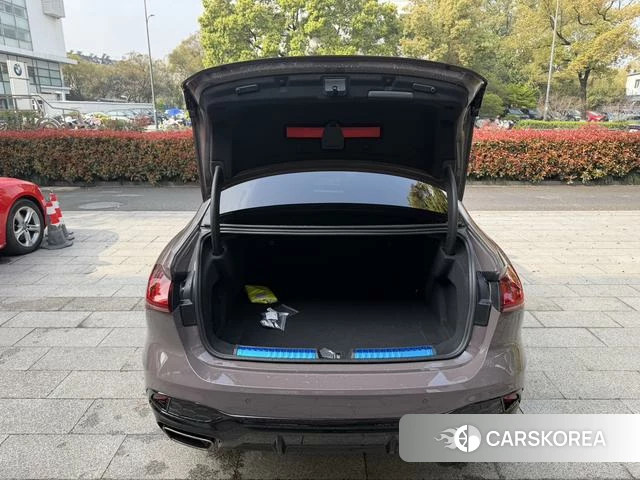 Audi A5L id 4260178 из Китая 16