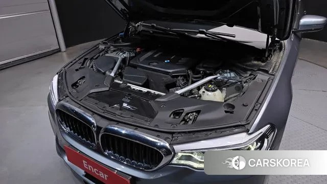 BMW 5 Series (G30) id 3465087 из Кореи 16