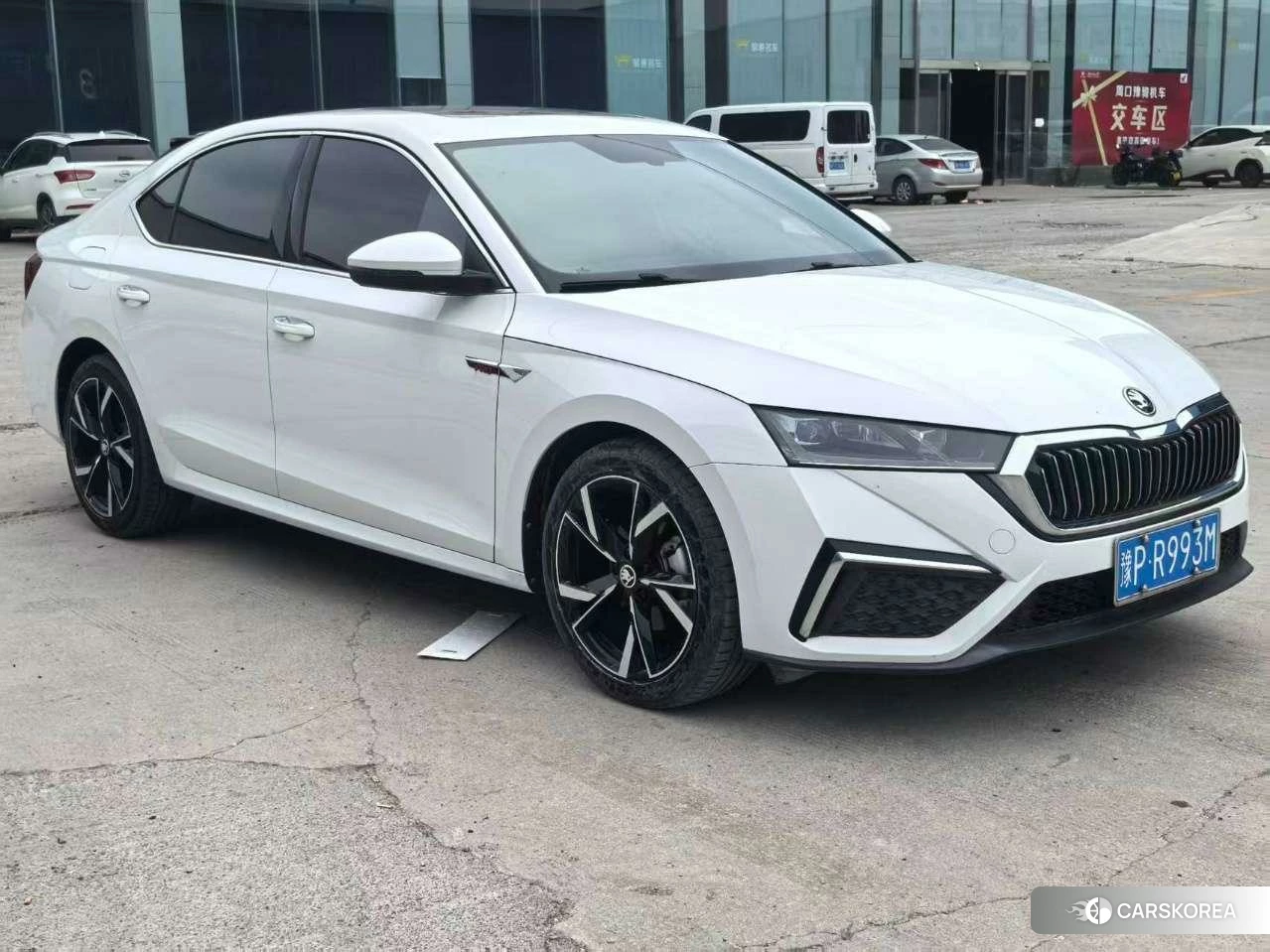 Skoda Octavia 2022 Белый из Китая, фото 6