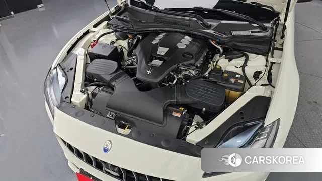 Maserati Quattroporte id 3765564 из Кореи 16