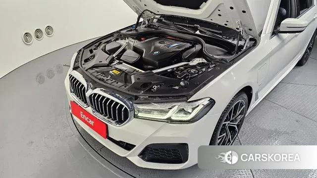 BMW 5 Series (G30) id 3598227 из Кореи 16