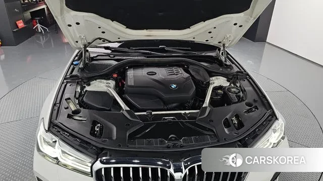 BMW 5 Series (G30) id 3043989 из Кореи 16