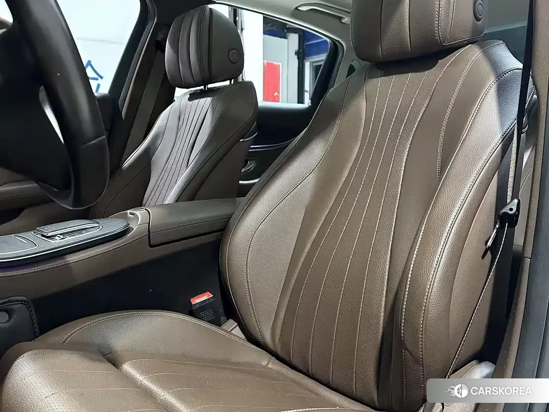 Mercedes-Benz E-Class id 4548334 из Китая 15