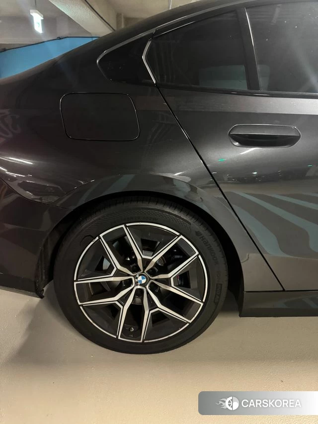 BMW 5 Series (G60) id 4915699 из Кореи 13